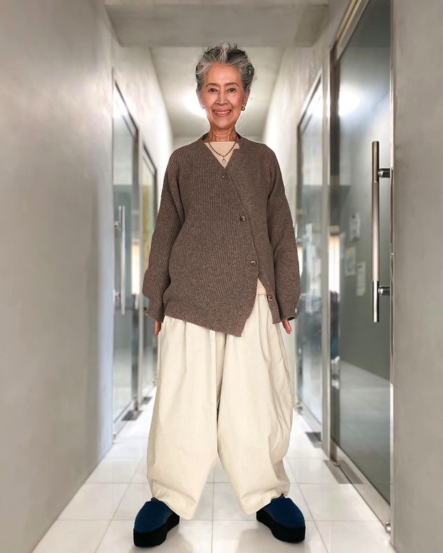 Monica Cordera pants on Naito Saori 